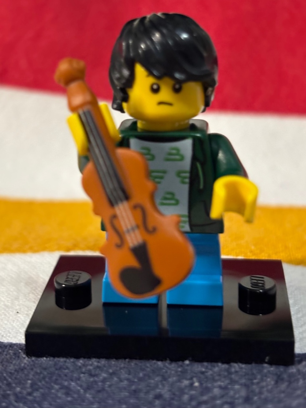 LEGO SERIES 21 "Violin Kid" col21-2 INCL: stand, pamphlet & accessories.
